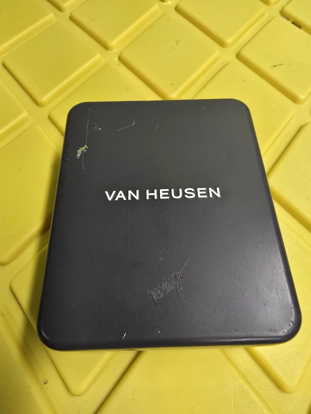 Van Heusen Men's Black Leather Bifold Wallet